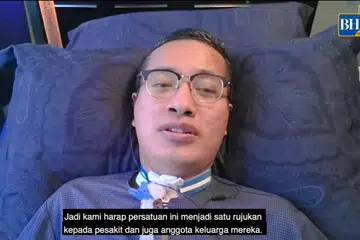 CETUS INSPIRASI: Meskipun menghadapi Penyakit Motor Neuron (MND), sejenis penyakit saraf yang tiada penawarnya, Allahyarham Riz Sunawan, tetap terus menabur bakti kepada masyarakat dan menubuhkan Persatuan MND Singapura (MNDa). - Foto fail