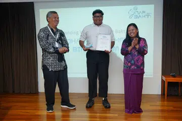 Encik Mohammed Shahfiq Mohammed Sharom , taa