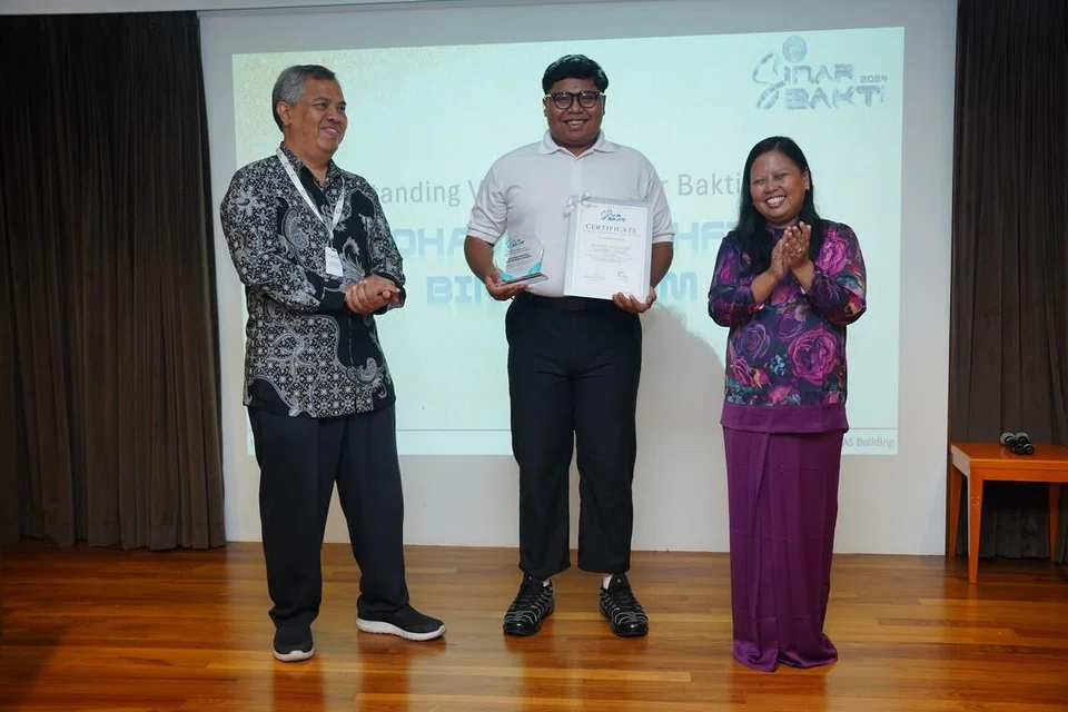 Encik Mohammed Shahfiq Mohammed Sharom , taa