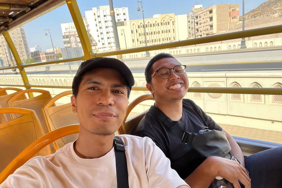 MUDAH BERGERAK: Bas awam yang disediakan mudah digunakan untuk melakukan ziarah di Madinah. 