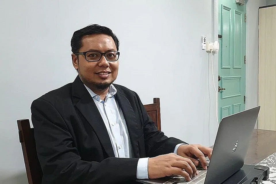 TERIMA BANTUAN PEMERINTAH: Encik Shahnan Amasha berkata bantuan Skim Bantuan Pekerjaan (JSS) telah menolong syarikatnya untuk tidak melakukan pembuangan pekerja. - Foto ihsan SHAHNAN AMASHA