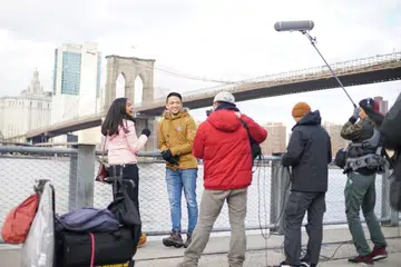 MENCARI KELAINAN: Kultus yang mengisahkan tentang kelompok pemujaan kultus yang turut menjejas mahasiswa di Upstate New York, Amerika Syarikat, keluar daripada zon kebiasaan drama Melayu demi bereksperimen dengan plot saspens yang membuat penonton tertanya-tanya tentang kesudahannya. - Foto KONXEPZ PRODUCTIONS
