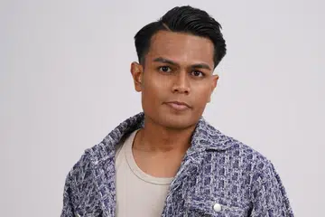 Penyanyi Singapura, Eddy Sophian, melancarkan single kedua berjudul, ‘Sakit Sakit Sakit’, sebuah kerjasama bersama komposer Indonesia, Ilham Baso, yang telah menciptakan karya lagu untuk artis ternama seperti Ara Johari dan Judika.