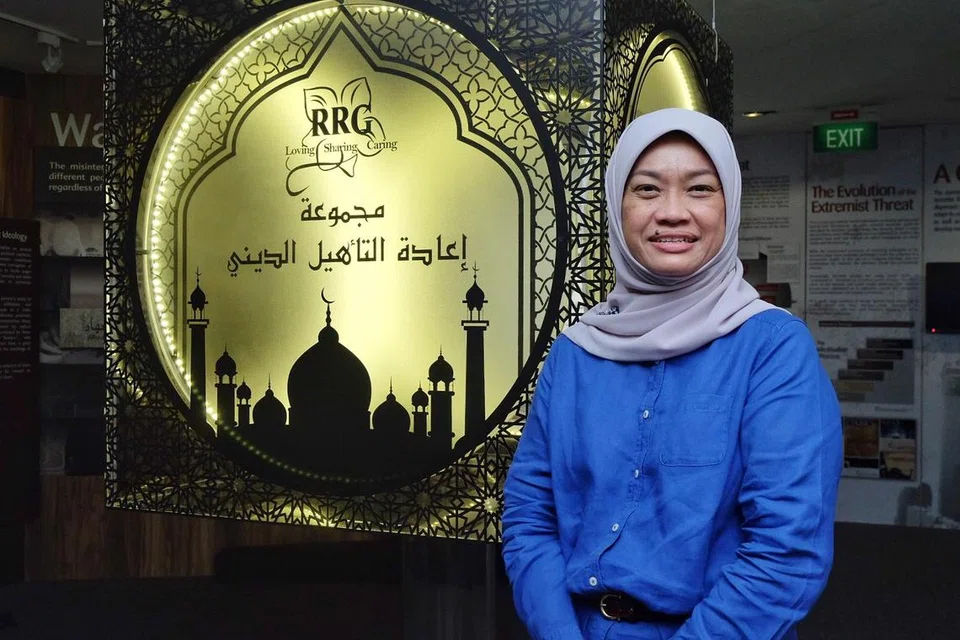 TEPIS PEMIKIRAN TRADISIONAL: Cik Zuraidah dibesarkan dalam keluarga yang tidak menerima pemikiran tradisional mengenai peranan wanita dan lelaki di rumah dan di luar. 