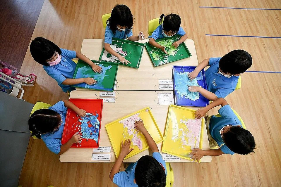 SOKONGAN LEBIH BAGI ANAK KEDUA: Pemerintah akan menggandakan wang maksimum pemadanan dolar-ke-dolar dalam Akaun Pembangunan Anak (CDA) bagi anak kedua daripada $3,000 kepada $6,000. - Foto fail