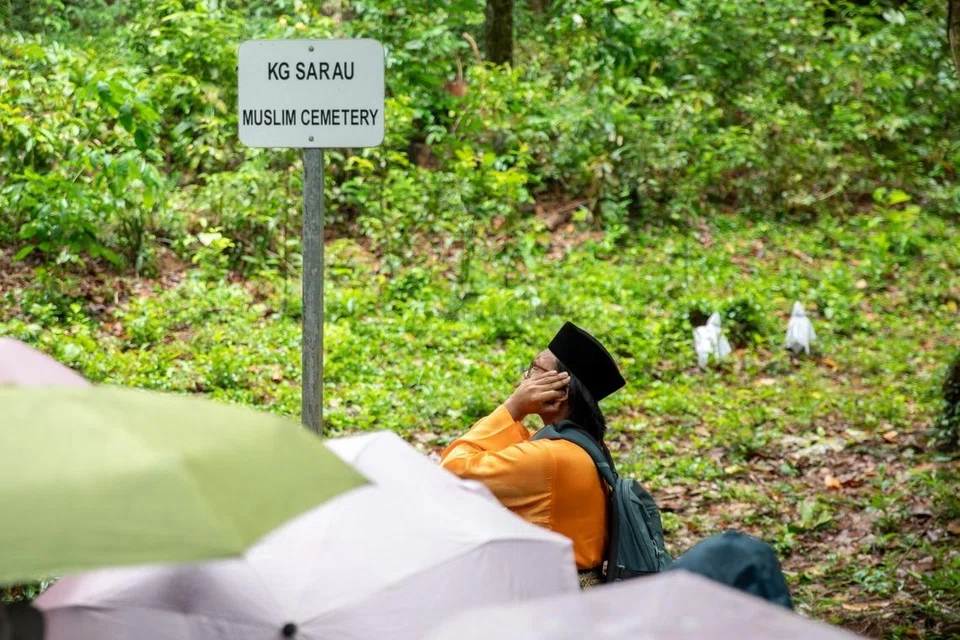 Segmen laungan azan berlaku pada akhir lawatan tersebut di sekitar kawasan Kampung Surau yang terletak di Pulau Ubin.