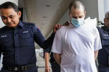 Lelaki warga Israel, Avitan Shalom, dijatuhi hukuman penjara maksimum tujuh tahun oleh Mahkamah Sesyen Kajang, Selangor, selepas mengaku bersalah atas dua tuduhan memiliki 200 butir peluru dan enam senjata api, pada 2024.