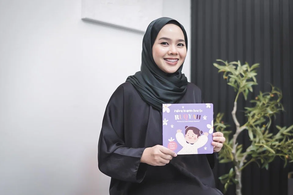 ILMU RUQYAH UNTUK KANAK-KANAK: Cik Fatin Fatimah Hazwani Mustaffa menulis buku bergambar kanak-kanak bertajuk ‘Zahra learns how to Ruqyah’ supaya ia dapat menjadi sumber untuk mengajar kanak-kanak tentang ilmu ruqyah.