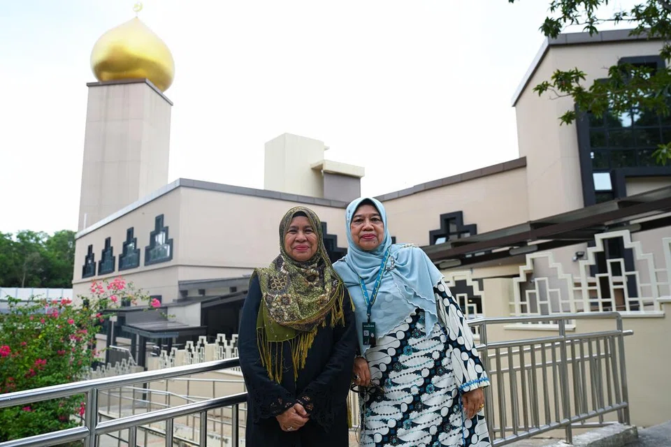 Saridah Sapiei, Suhanah Ahmad