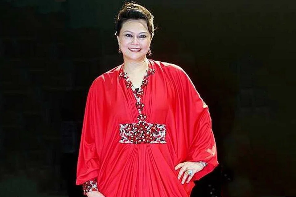 DATUK KHADIJAH: Diundang bagi menyanyikan lagu daripada filem ciptaan Allahyarham Kassim Masdor yang pernah dinyanyikan Allahyarham Latiff Ibrahim. - Foto PRISM BERHAD 