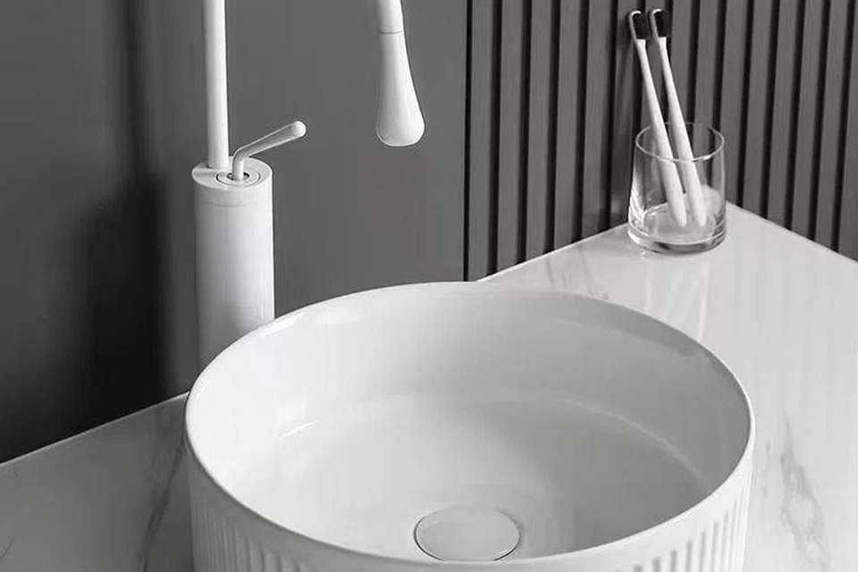Di Hosin Trading Pte Ltd, pelanggan mempunyai pelbagai pilihan aksesori tandas, seperti set sink, bidet, cermin, set paip air hujan dan pelbagai lagi, dengan jenama bermutu yang dipasang dengan teliti dan mengutamakan keselamatan pengguna. 