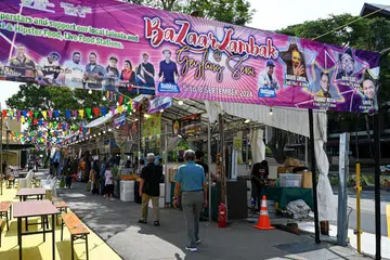 Bazar Lambak di Geylang Serai, yang berakhir pada 8 September, menawarkan beraneka juadah manis dan minuman, hidangan ‘live station’ serta pelbagai persembahan menarik. Ia diadakan sempena sambutan penyelesaian fasa kedua projek naik taraf Jalur Budaya Geylang Serai (GSCB).