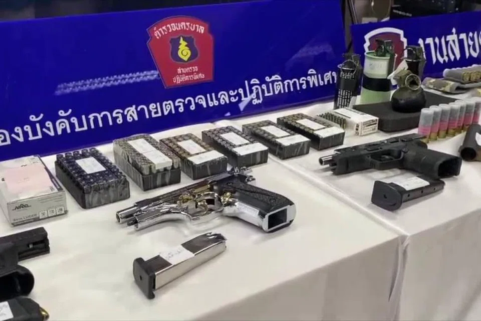 DIRAMPAS: Antara rampasan yang dibuat oleh polis Thailand. 