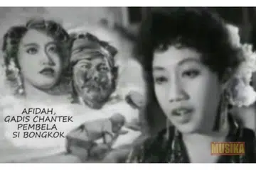 DULU: Seri Dewi yang bermula sebagai model dan peserta ratu cantik dikenali kerana watak Afidah dalam filem ikonik, 'Sumpah Orang Minyak'. Filem tersebut dilakonkannya bersama Allahyarham P. Ramlee. - Foto MALAY FILM PRODUCTION