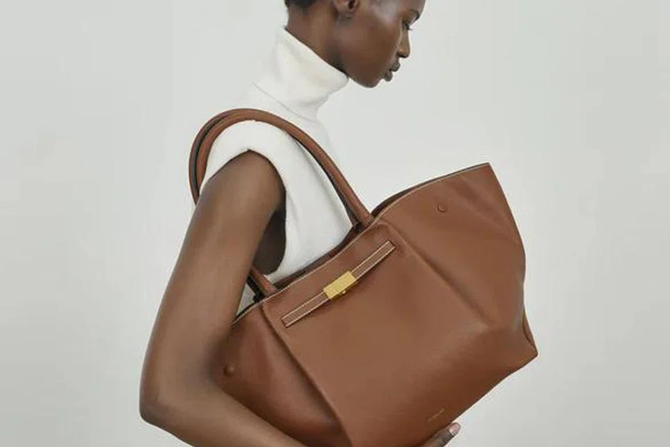 Beg DeMellier dari koleksi The New York berharga $909.