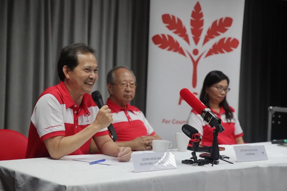 SUDAH SEDIA BAGI GE2025: Setiausaha agung Parti Kemajuan Singapura (PSP), Encik Leong Mun Wai bersama pengerusi PSP, Dr Tan Cheng Bok dan naib pengerusi, Cik Hazel Poa semasa sidang media pada Sabtu