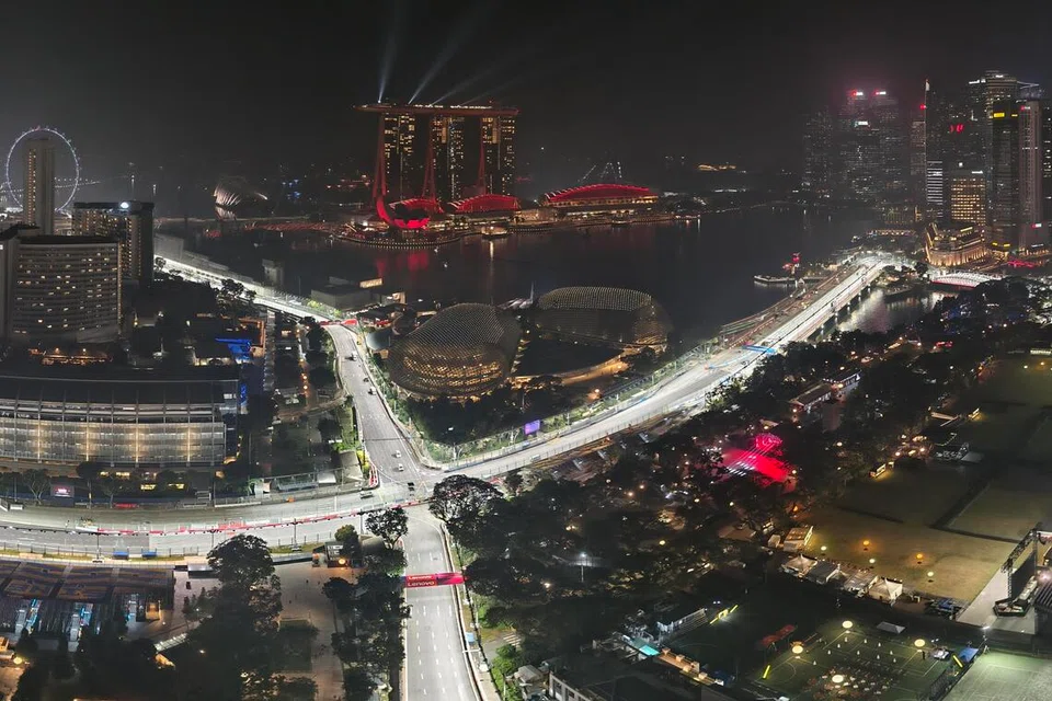 Di sebalik keindahan suasana malam Grand Prix Singapura, Litar Marina Bay kekal sebagai antara litar paling mencabar dari segi fizikal dan mental dalam kalendar Formula Satu (F1).