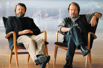NAFIKAN PENYATUAN SEMULA: Penggerak kumpulan popular Abba, Bjorn Ulvaeus (kiri) dan Benny Andersson, menafikan kumpulan mereka akan bersatu semula bagi peraduan Eurovision di Sweden tahun depan.