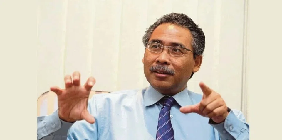 Penganalisis politik yang juga Zamil Kanan Akademi Penyelidikan Strategik Nusantara, Profesor Dr Azmi Hassan.
