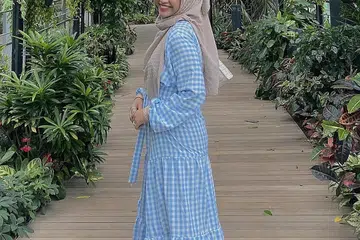 JIMATKAN AIR MENERUSI MUZIK: Alat JI-MAT ciptaan Cik Nur Zahidah (gambar atas) gabungkan kaedah muzik serta elemen visual bagi menggalak pengguna lebih berjimat semasa mandi dengan memainkan lagu yang iramanya lebih pantas sekiranya mereka mandi terlalu lama. - Foto PUB