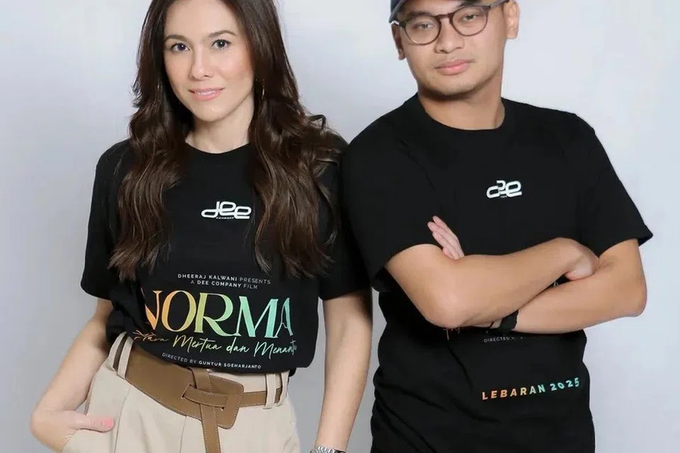 Satu perkara yang Wulan Guritno (kiri) dan Yusuf Mahardika tidak dapat lupakan adalah adegan dilempar telur oleh orang yang jijik menyaksikan hubungan sulit ibu mentua dengan menantunya.