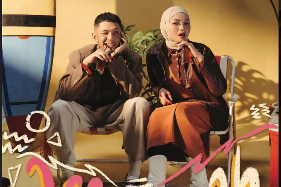 Salma Salsabil bergabung dengan penyanyi rap, Basboi dalam lagu, Affa Iyah, yang cukup rancak dan santai didengar.