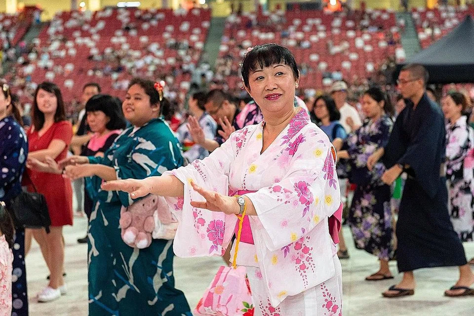 KINI PERAYAAN BUDAYA?: Sultan Selangor, Sultan Sharafuddin Idris Shah, berkata walaupun perayaan Bon Odori tu bermula sebagai perayaan keagamaan, ia telah berkembang menjadi perayaan budaya sejak beberapa dekad lalu. - Foto fail