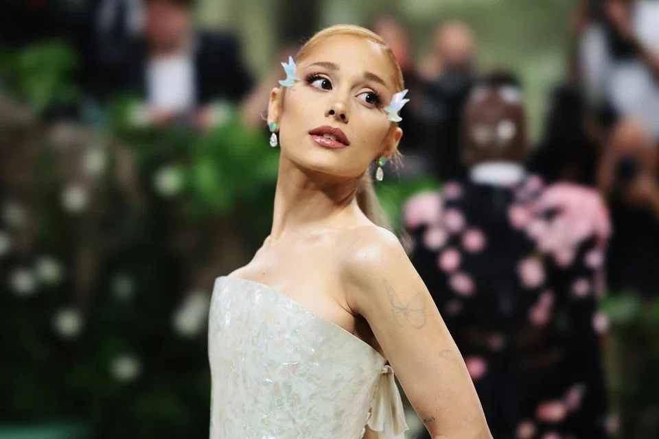 Haruman minyak wangi ‘Cloud by Ariana Grande’, ‘Sweet Like Candy’, ‘Ari’ dan ‘Thank U, Next’ mencatat jualan terlaris dalam senarai produk haruman selebriti.