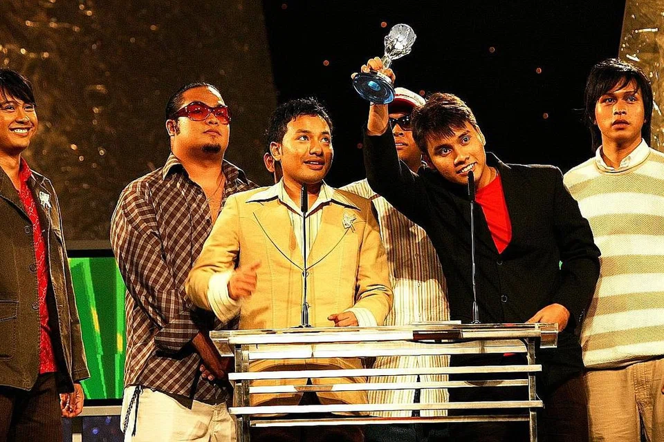 BHUMIBAND: Kumpulan ini memenangi kategori duo/kumpulan baru terbaik lagu terbaik Singapura dan album terbaik Singapura di Anugerah Planet Muzik 2005.