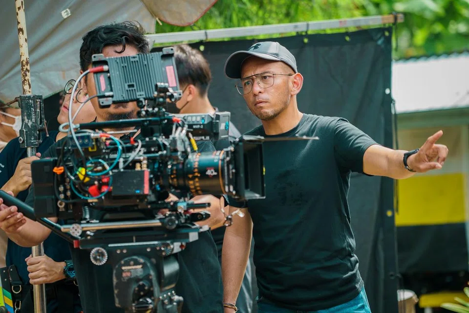 BERDEBAR-DEBAR: Pengarah filem, La Luna, M. Raihan Halim (kanan) menanti penuh debaran tayangan perdana dunia filemnya itu di kota kegemaran beliau iaitu di Tokyo, Jepun.