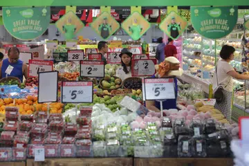 NAIK LEBIH PERLAHAN: Harga pengguna teras - yang tidak termasuk kos pengangkutan privet dan penginapan - naik 4.7 peratus tahun ke tahun pada Mei 2023.