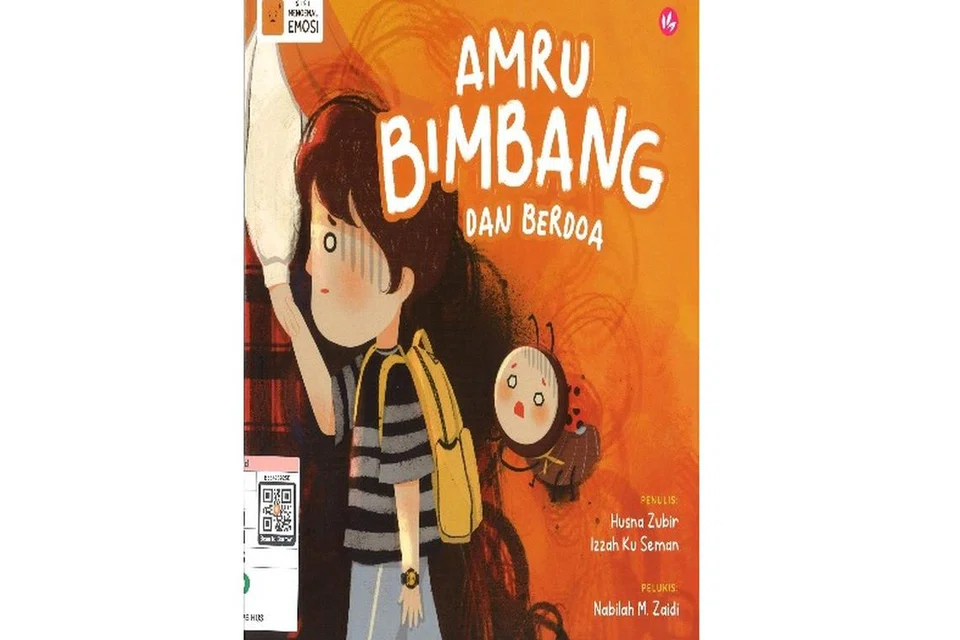 Amru Bimbang dan Berdoa
Nombor Panggilan: J P HUS

Amru berasa takut untuk ke sekolah baru. Perasaan bimbang dan takut terhadap perubahan baru adalah sesuatu yang lumrah dialami setiap kanak-kanak. Ikuti kisah Amru menerokai cara mengenal pasti gejala kebimbangan dan cara mengurus emosi itu.