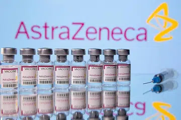 'TIDAK PERLU BIMBANG': Firma AstraZeneca mengatakan ujian tambahan telah dan sedang dilakukan olehnya dan pihak berkuasa kesihatan Eropah, dan tidak ada ujian semula menunjukkan sebarang sebab untuk orang ramai berasa bimbang. - Foto REUTERS