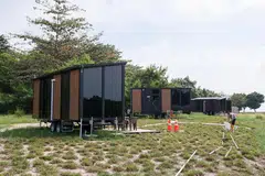 NIKMATI ALAM, MESRA ALAM: Rumah kecil mesra alam di Pulau Lazarus diperbuat daripada bahan binaan mampan seperti plastik kitar semula dan gentian kayu, dan akan mempunyai 'biodigester' yang akan menukar sisa makanan kepada kompos di situ. 
