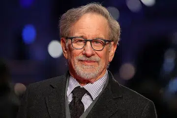 STEVEN SPIELBERG: Yakin 'Jaws' (bawah) menyebabkan fenomena menangkap jerung yang 'menggila' selepas 1975.