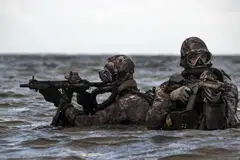ANGGOTA TENTERA LAUT AS: Gambar fail menunjukkan Tentera Khusus SEAL, dari Angkatan Laut Amerika Syarikat.
