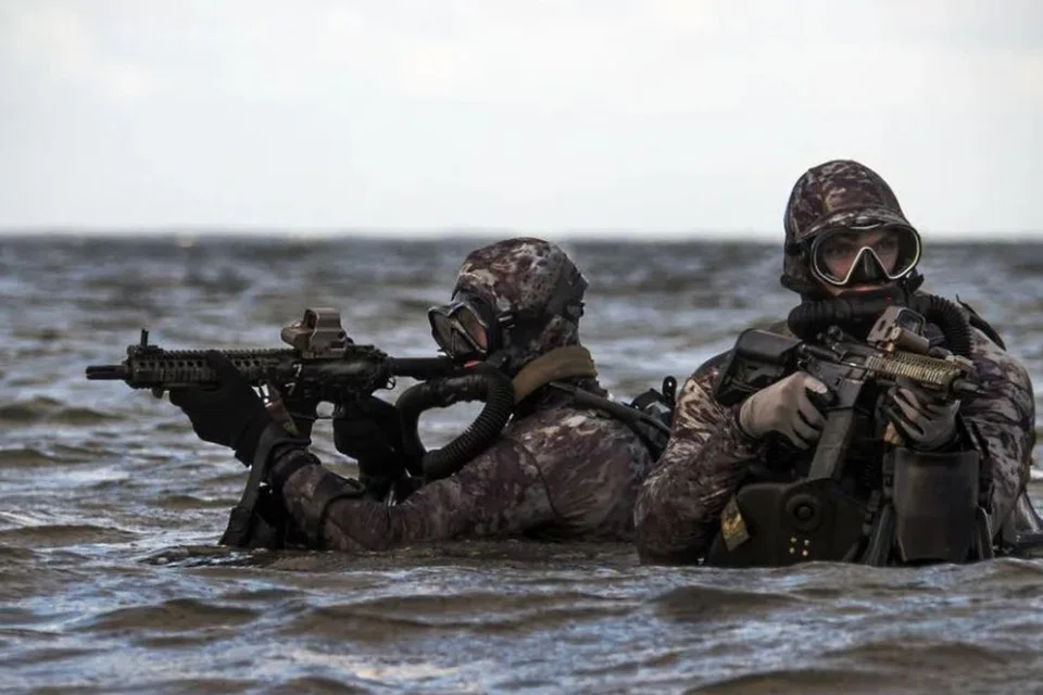 ANGGOTA TENTERA LAUT AS: Gambar fail menunjukkan Tentera Khusus SEAL, dari Angkatan Laut Amerika Syarikat.