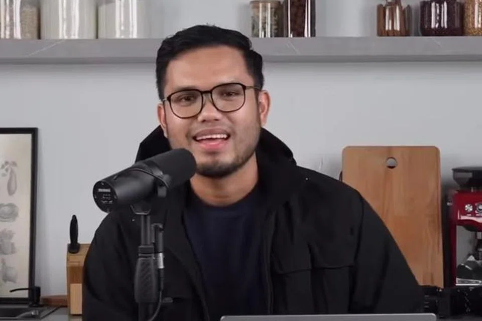 Sebelum ini, tular beberapa pos berkaitan promosi Apple Watch palsu yang ditaja oleh seorang individu yang menyamar sebagai personaliti dan pempengaruh seperti Khairul Aming.