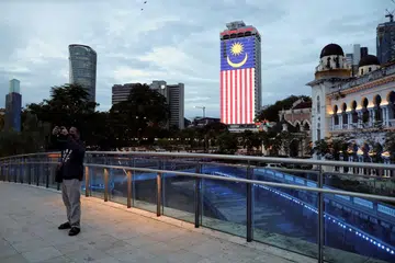 Terdapat 2,643 kes baru Covid-19 di Malaysia dan seramai 16 orang terkorban akibat virus itu pada 8 Januari 2021. - 