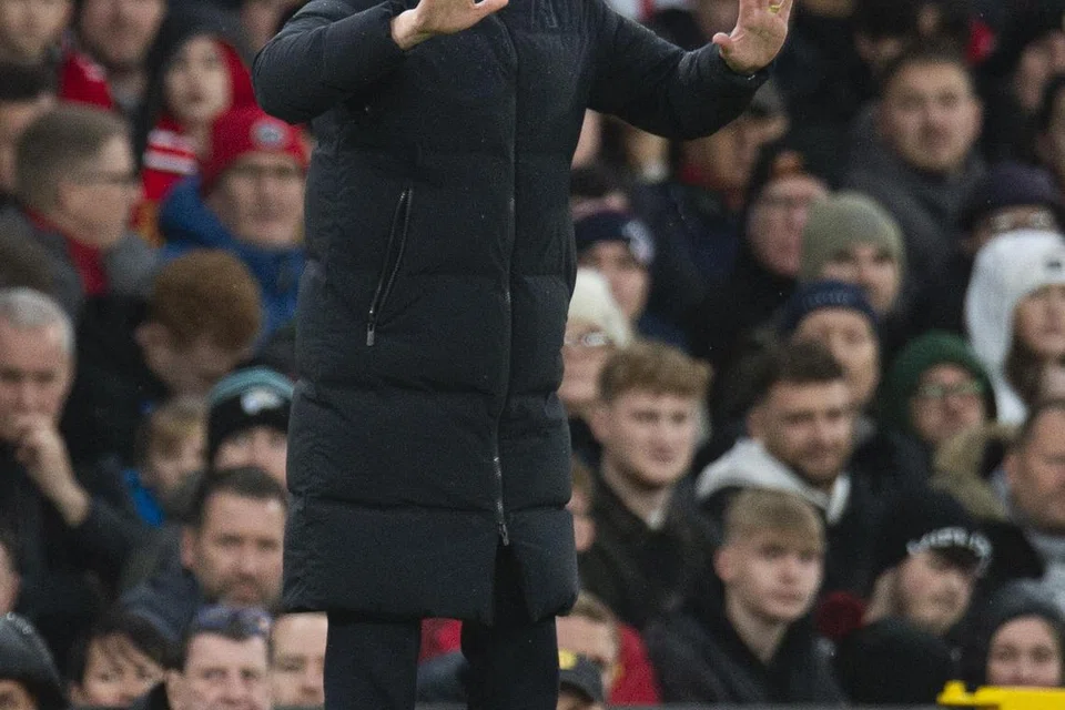 TARUH HARAPAN TINGGI: Pengurus Manchester United, Erik ten Hag, akur prestasi pasukannya tidak konsisten, namun beliau tetap yakin bahawa pasukannya boleh beraksi pada tahap yang tinggi. 