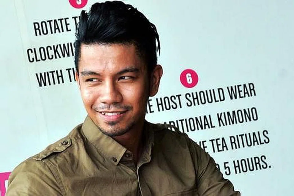 MUKA MELAYU TETAP LARIS: Dalam industri yang mementingkan wajah lebih daripada bakat, Mustaqim memastikan beliau rajin mencari peluang pekerjaan dan berinteraksi dengan peminat menerusi media sosial sebagai sandaran memajukan diri. - Foto KHALID BABA