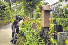 TEROKA KAWASAN 'TERSEMBUNYI' SINGAPURA: Sama ada dengan kereta, berbasikal, mahupun berjalan kaki. Singapura menawarkan pelbagai kawasan 'tersembunyi' dengan flora dan fauna yang cukup menarik. Malah, ini juga boleh dinikmati di taman-taman yang dibina sekitar estet perumahan. Jika ingin teroka jauh lagi, Jejak Warisan Kranji menawarkan 14 tempat bersejarah dan agrikultur menarik termasuk tapak pendaratan pertama tentera Jepun dan Tugu Peringatan Perang. - Foto BM oleh ALPHONSUS CHERN