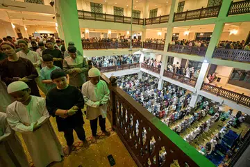 Lebih 1,200 jemaah melakukan solat tarawih malam pertama Ramadan pada 11 Mac di Masjid Alkaff Kampung Melayu di Bedok Reservoir. Sebanyak 110,000 ruang disediakan di 69 masjid sepanjang Ramadan 2024.