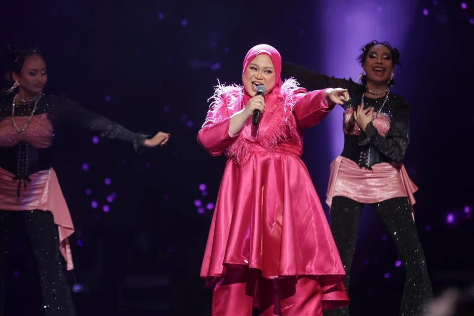 Juara ‘Idola Kecil 5’, Ranisha, berjaya mencuri perhatian ramai menerusi lagu berbahasa Korea, ‘I Will Show You’, nyanyian asal Ailee.