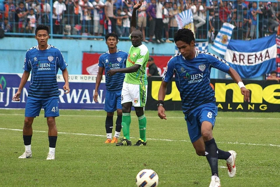 PERKARA BIASA: Ridhuan Muhammad tidak nafikan pencerobohan padang dan tentangan penyokong hebat terhadap pemain dan penyokong lawan sering berlaku di Indonesia. 