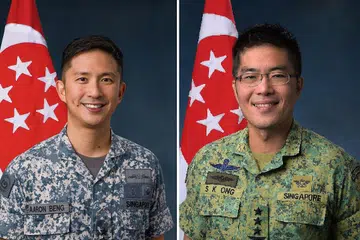 PEMBAHARUAN KEPIMPINAN: LG Melvyn Ong (kanan) akan memberi laluan kepada RADM Aaron Beng (kiri) menjadi Panglima Pasukan Pertahanan (CDF). - Foto-foto MINDEF