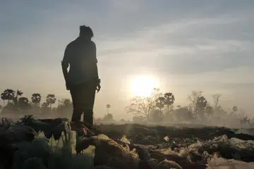 LIAR: Tumbuhan liar dan sampah yang menganggu kehidupan (Gambar hiasan)