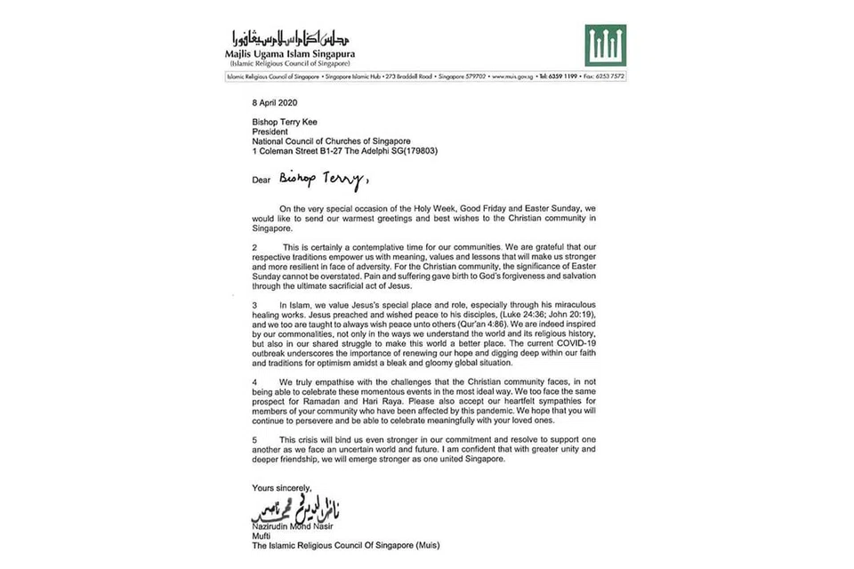 UCAP SELAMAT: Mufti Dr Nazirudin mengirimkan surat kepada Biskop Terry Kee, yang tersentuh dengan kandungan surat itu. Ia dikongsi oleh Biskop dalam FB-nya. - Foto MUIS