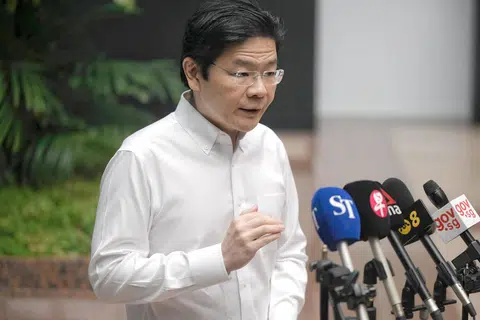 RANCANGAN DITERUSKAN: Encik Lawrence Wong menegaskan peralihan kepimpinan akan tetap berlaku sebelum pilihan raya umum yang harus diadakan sebelum November 2025.