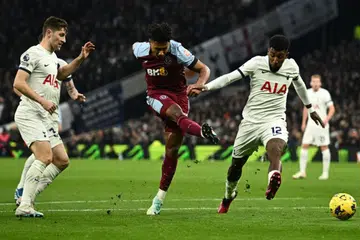 UBAH NASIB PASUKAN: Pemain Aston Villa, Ollie Watkins menjaringkan gol kedua pasukannya bagi menambah derita kepada Tottenham.